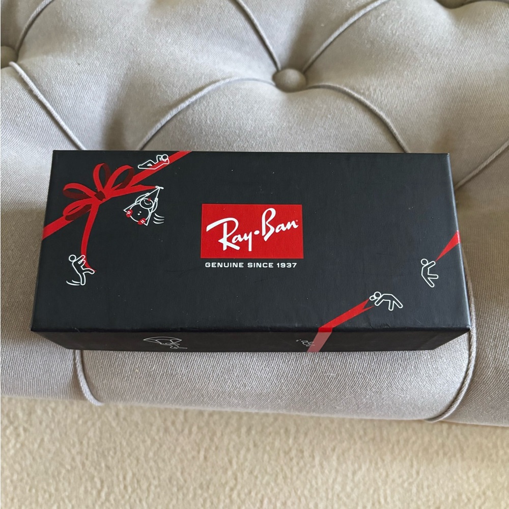 Ray-Ban Black and Red Packaging